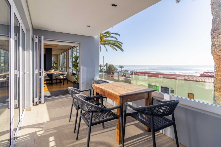 2 Bedroom Property for Sale in Sea Point Western Cape